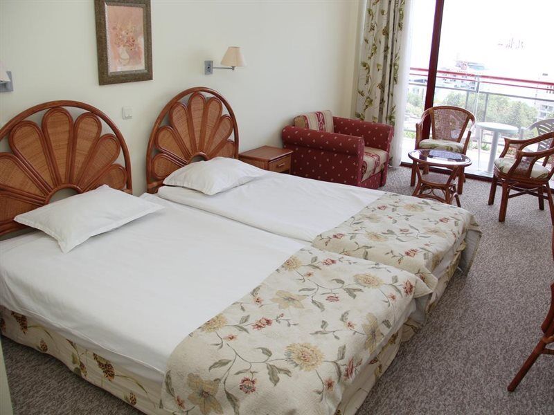 Helios Hotel 4*